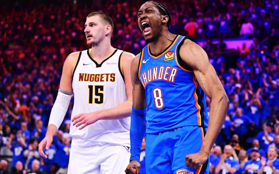 Jalen Williams, do Thunder, comemorando ponto contra Nuggets (Foto: Joshua Gateley/Getty Images/AFP)