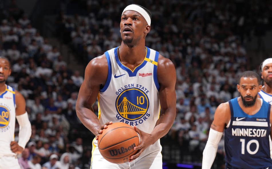 MINNEAPOLIS, MN - MAY 8: Jimmy Butler #10 of the Golden State Warriors shoots a free throw during the game against the Minnesota Timberwolves during Round 2 Game 2 of the 2025 NBA Playoffs on May 8, 2025 at Target Center in Minneapolis, Minnesota. NOTE TO USER: User expressly acknowledges and agrees that, by downloading and or using this Photograph, user is consenting to the terms and conditions of the Getty Images License Agreement. Mandatory Copyright Notice: Copyright 2025 NBAE Jesse D. Garrabrant/NBAE via Getty Images/AFP (Photo by Jesse D. Garrabrant / NBAE / Getty Images / Getty Images via AFP)