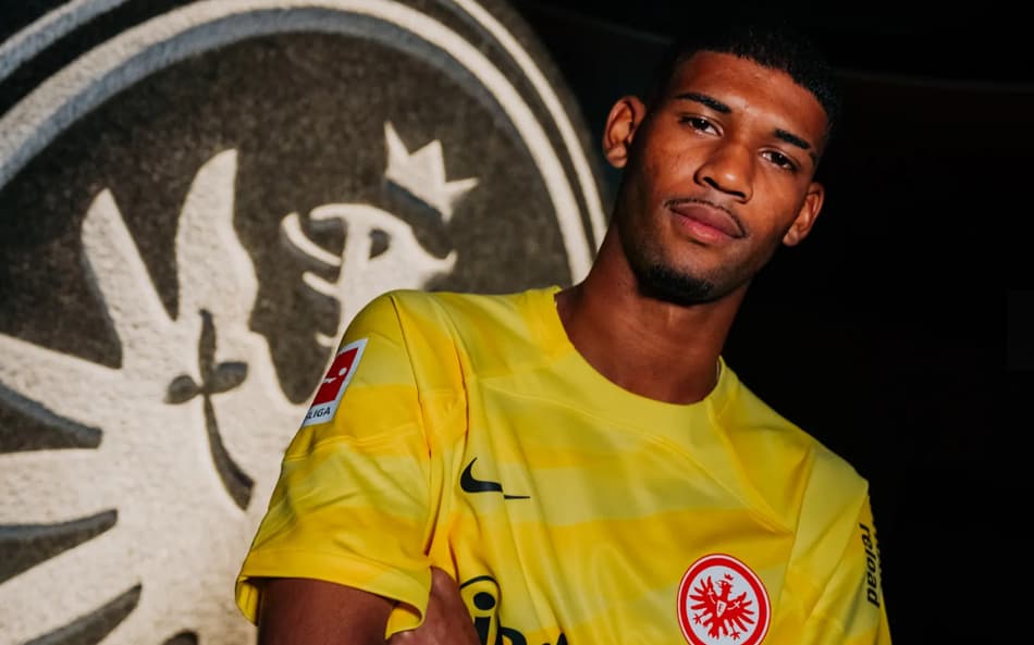 Kauã Santos concorre a prêmio de revelação da Bundesliga (Foto: Divulgação/Eintracht Frankfurt)