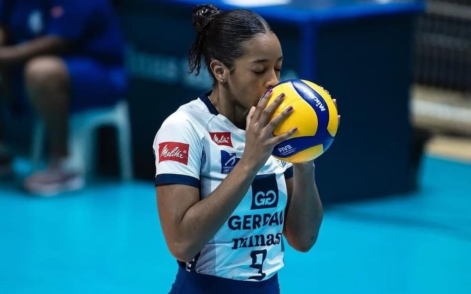 Kisy foi eleita a melhor oposta da Superliga