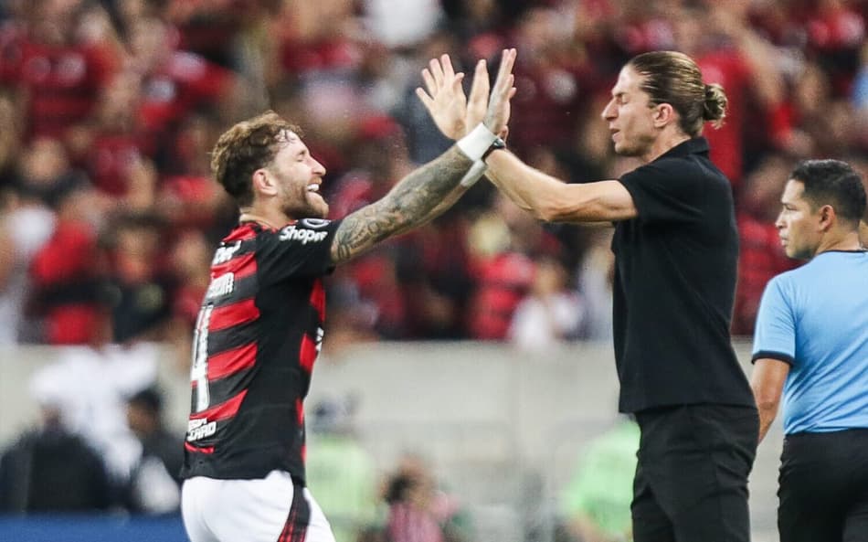 Léo Pereira comemorando gol do Flamengo com Filipe Luís (Foto: Divulgação/Flamengo)