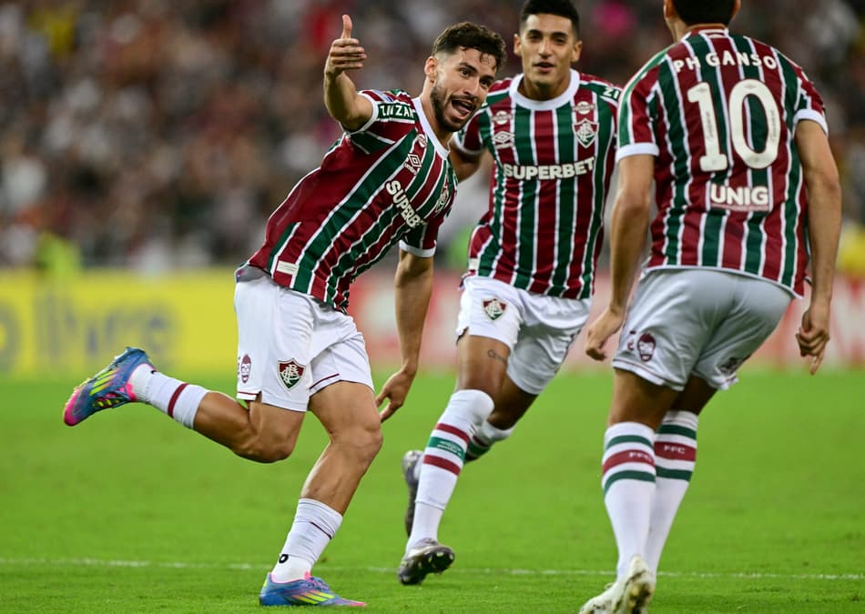 Martinelli comemora gol no jogo do Fluminense contra Once Caldas