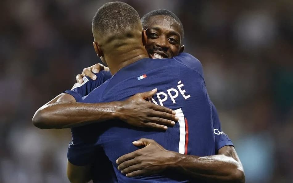 Dembélé e Mbappé em ação pelo PSG (Foto: REUTERS/Stephane Mahe)