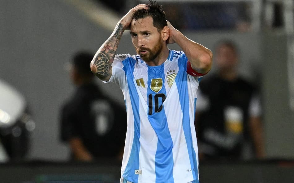 Lionel Messi, em ação na partida Venezuela x Argentina, pelas Eliminatórias da Copa do Mundo 2026 (Foto: JUAN BARRETO / AFP)