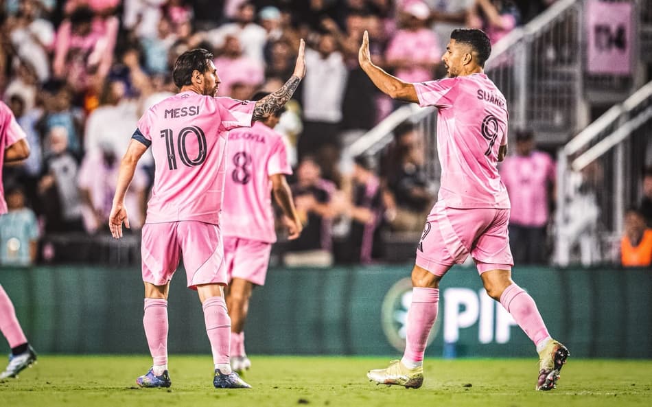 Messi e Luis Suárez comemorando gol pelo Inter Miami