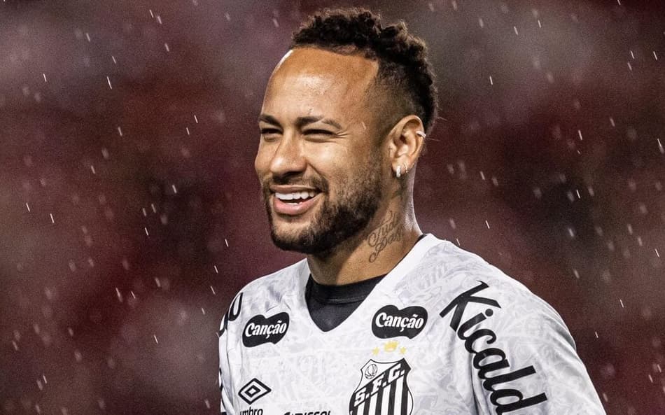 Neymar no aquecimento para o jogo contra o CRB