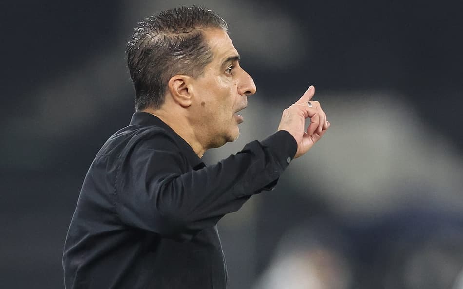 Renato Paiva, técnico do Botafogo