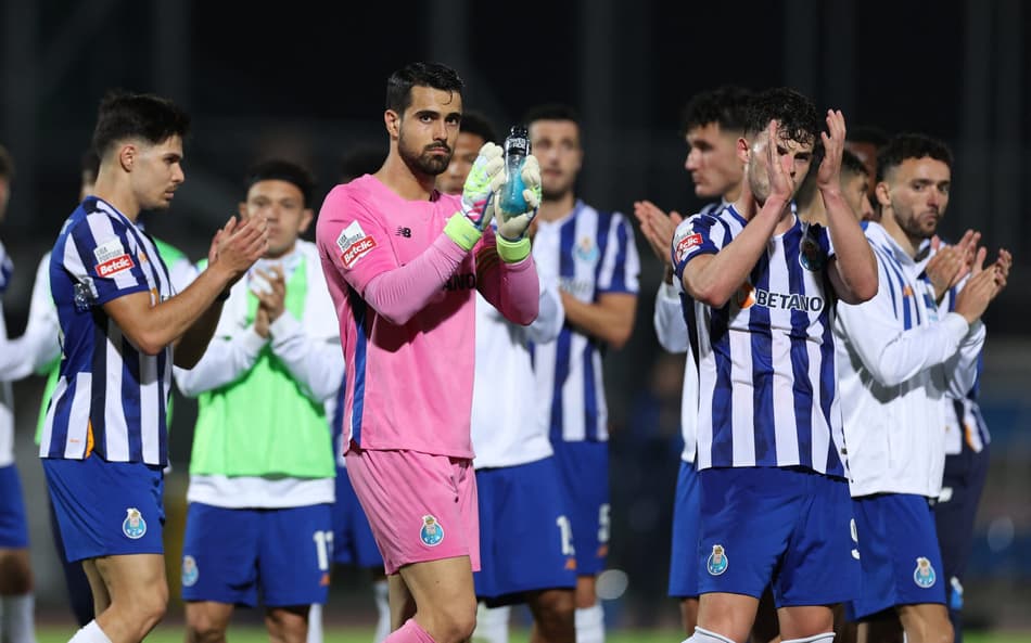 Jogadores do Porto aplaudem torcedores