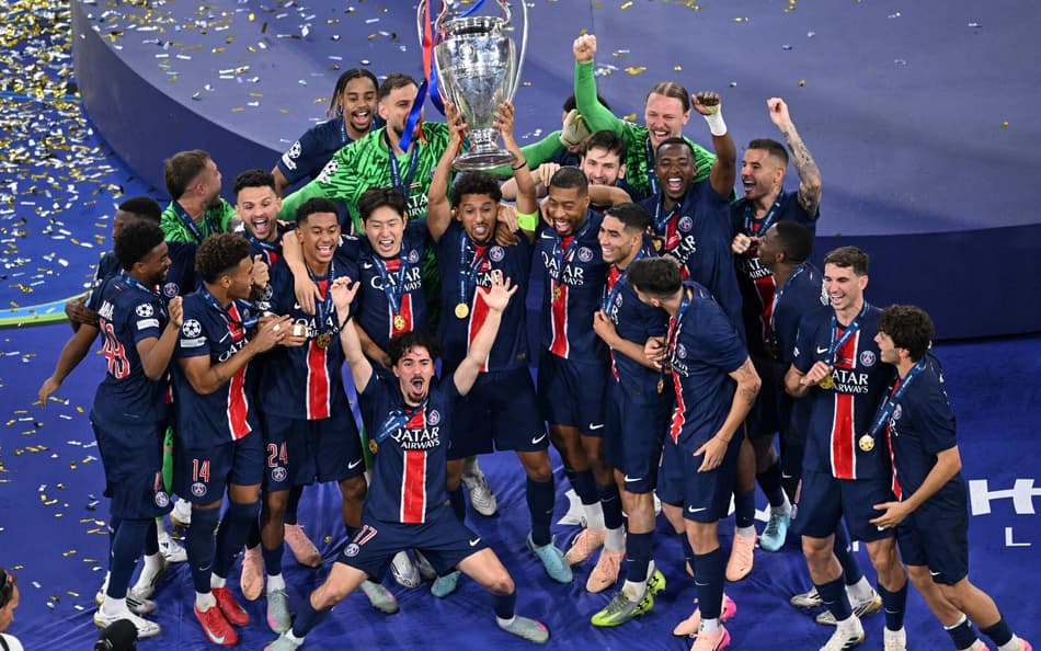 Jogadores do PSG comemoram título da Champions League
