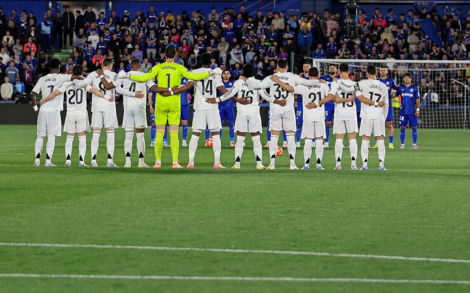 Jogadores do Real Madrid em partida contra o Getafe, em 23 de abril de 2025. (Foto: Thomas COEX / AFP)