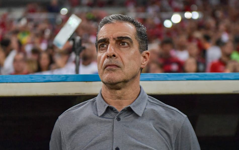 Renato Paiva, técnico do Botafogo, durante partida contra o Flamengo