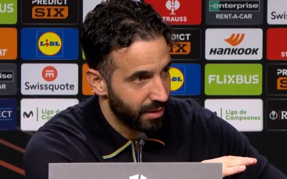 Rúben Amorim durante coletiva do Manchester United
