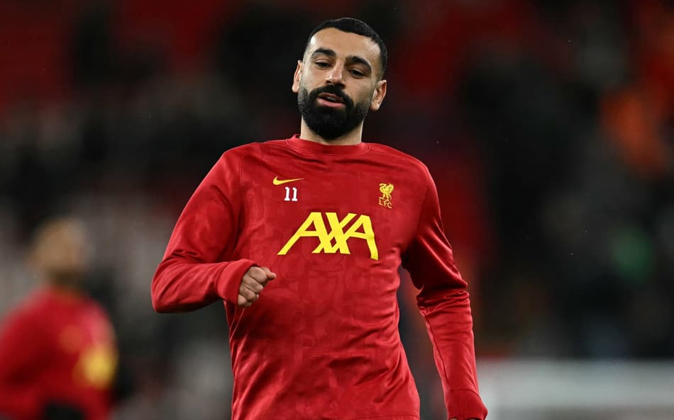 Salah no aquecimento do jogo do Liverpool contra Newcastle