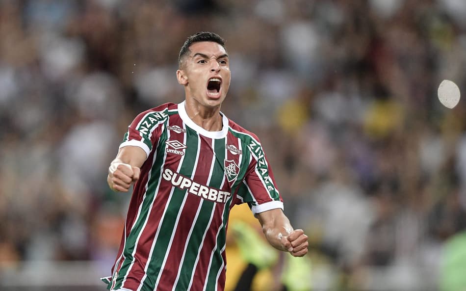 Serna comemora gol contra o Sport