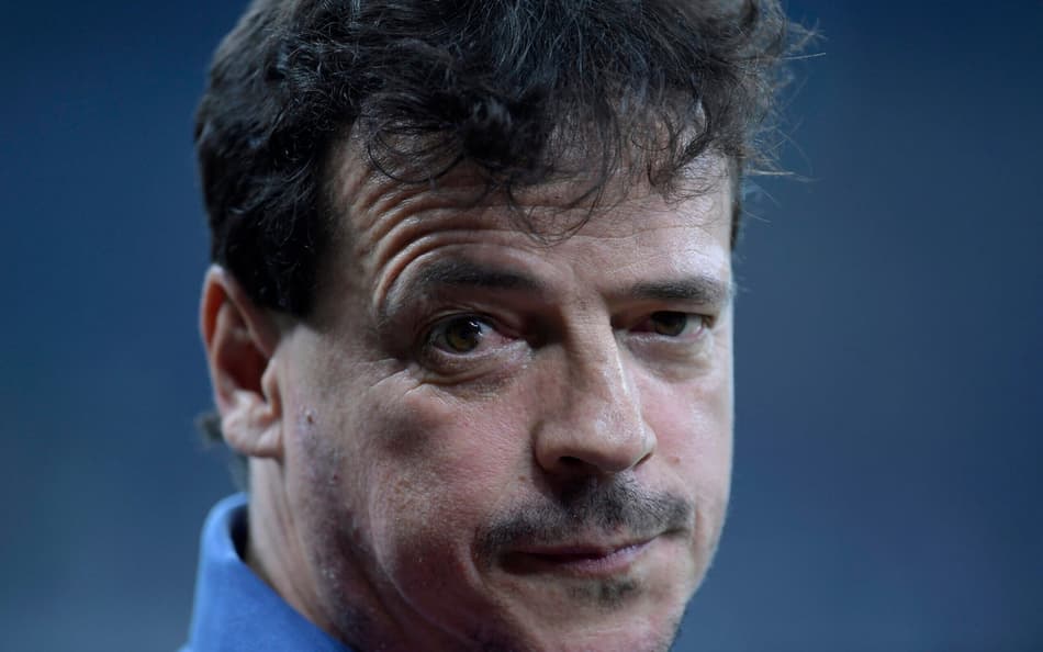 Técnico Fernando Diniz em Cruzeiro x Libertad. (foto: DOUGLAS MAGNO / AFP)