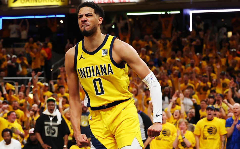 Tyrese Haliburton, do Pacers, comemorando cesta contra o Knicks (Foto: Gregory Shamus/Getty Images/AFP)