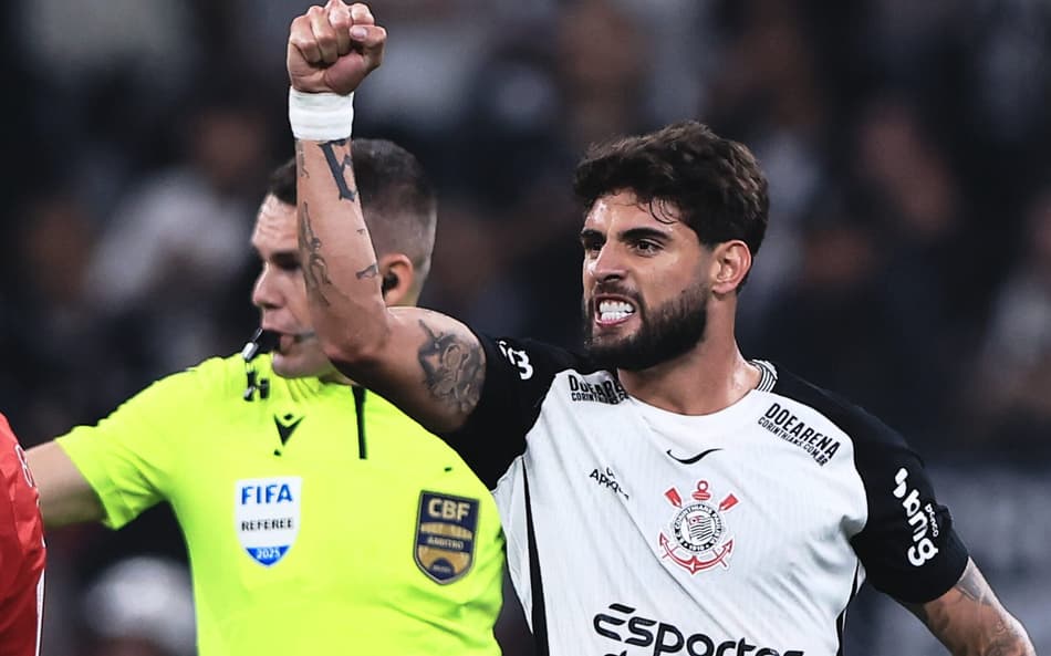 Yuri Alberto comemora gol contra o Internacional