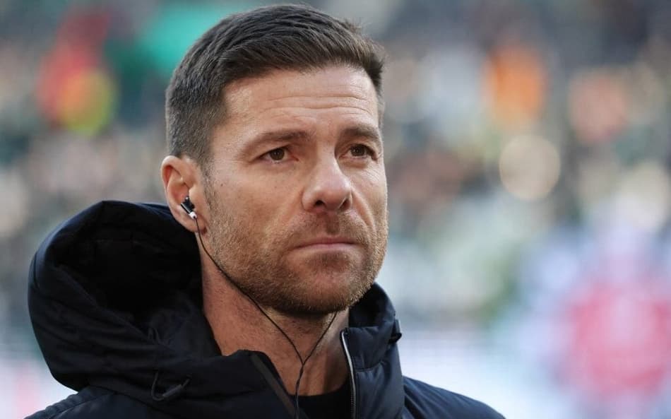 Xabi Alonso - Bayer Leverkusen