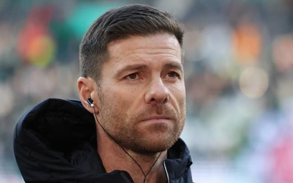 Xabi Alonso - Bayer Leverkusen