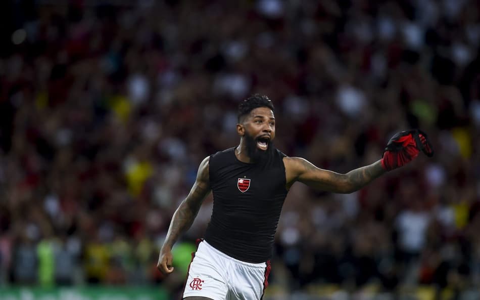 Rodinei está em boa fase no futebol grego e sonha com uma vaga na Seleção Brasileira (Foto: Marcelo Cortes / Flamengo)
