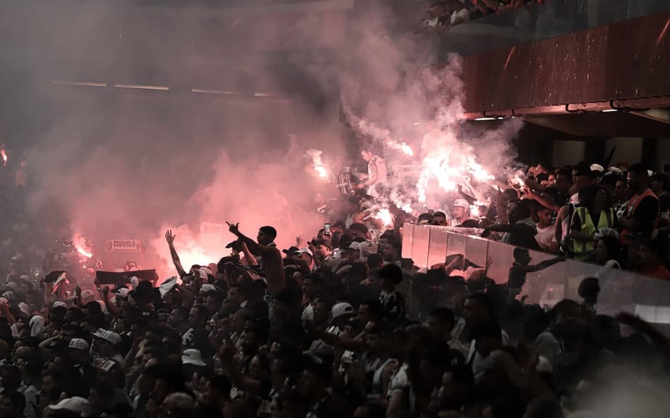 Torcida do Atlético-MG contra o River Plate (Foto: Pedro Click / Atlético)