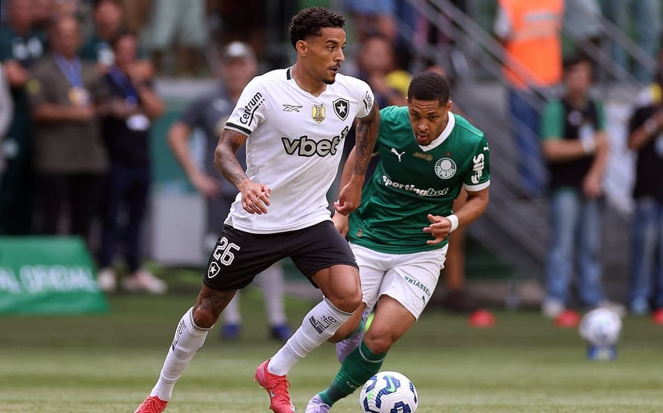 Gregore em campo no jogo entre Botafogo e Palmeiras pelo Brasileirão. (Foto: Vitor Silva/BFR)