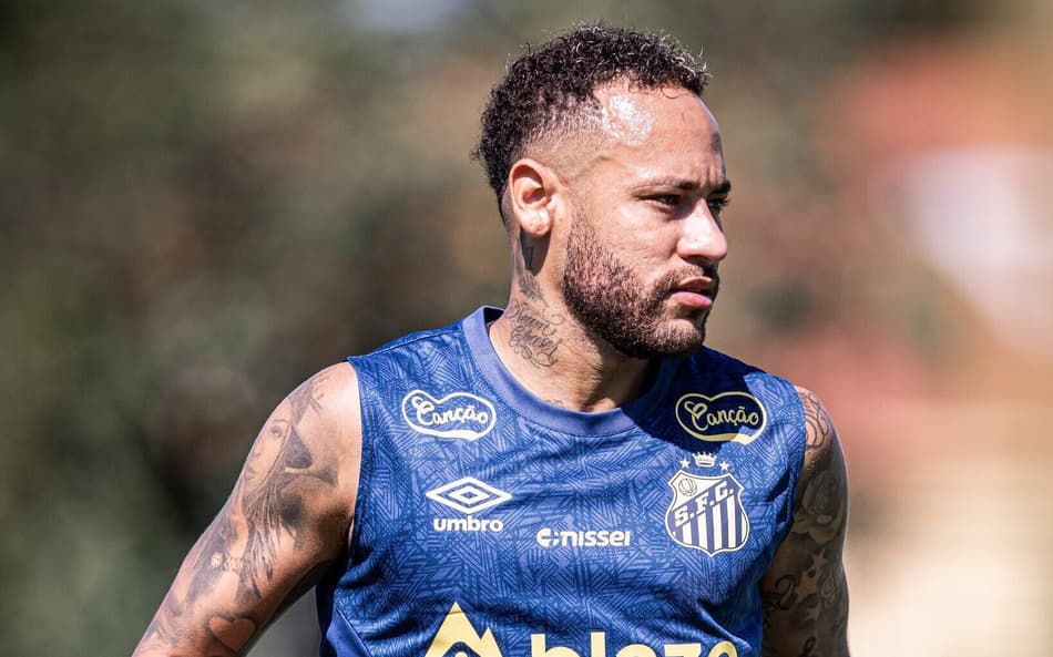 Alvo do Fenerbahçe, Neymar está se recuperando para o retorno do Brasileirão (Foto: Raul Baretta/ Santos FC)