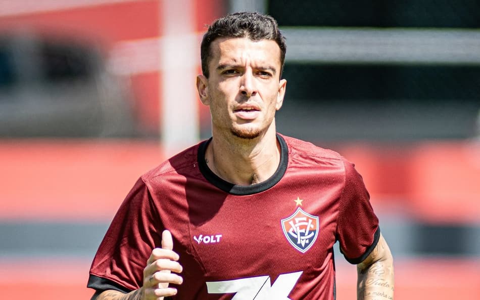 Bruno Xavier em treino do Vitória (Foto: Victor Ferreira / EC Vitória)
