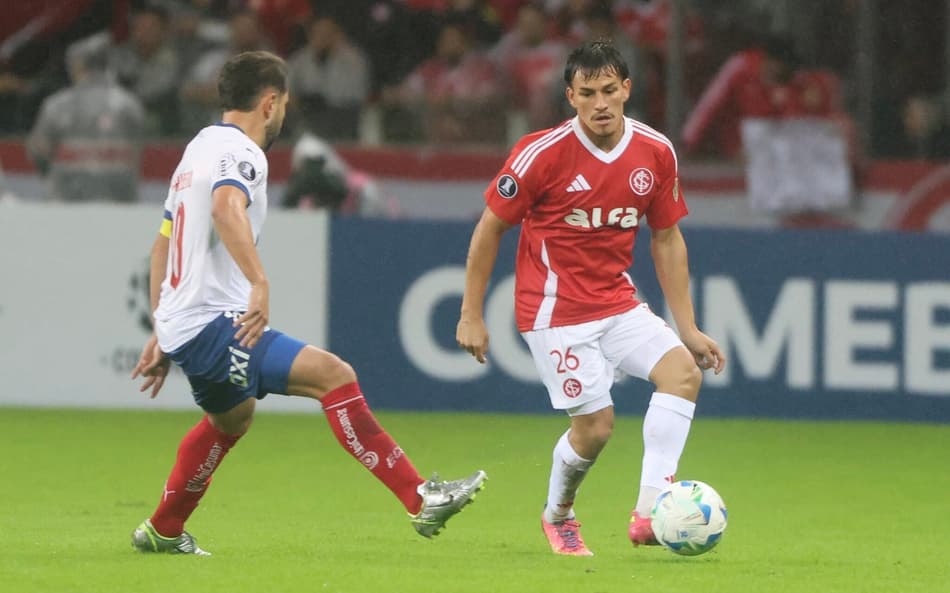 Bernabei, lateral-esquerdo do Internacional