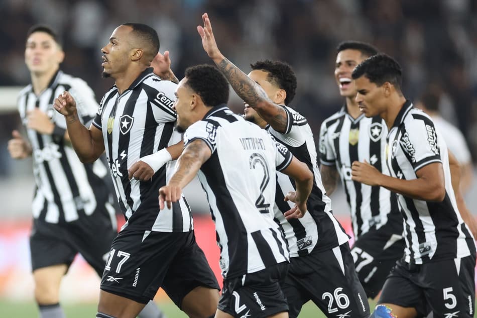 Botafogo venceu o Ceará em seu último jogo antes do Mundial (Foto: Vítor Silva/Botafogo)