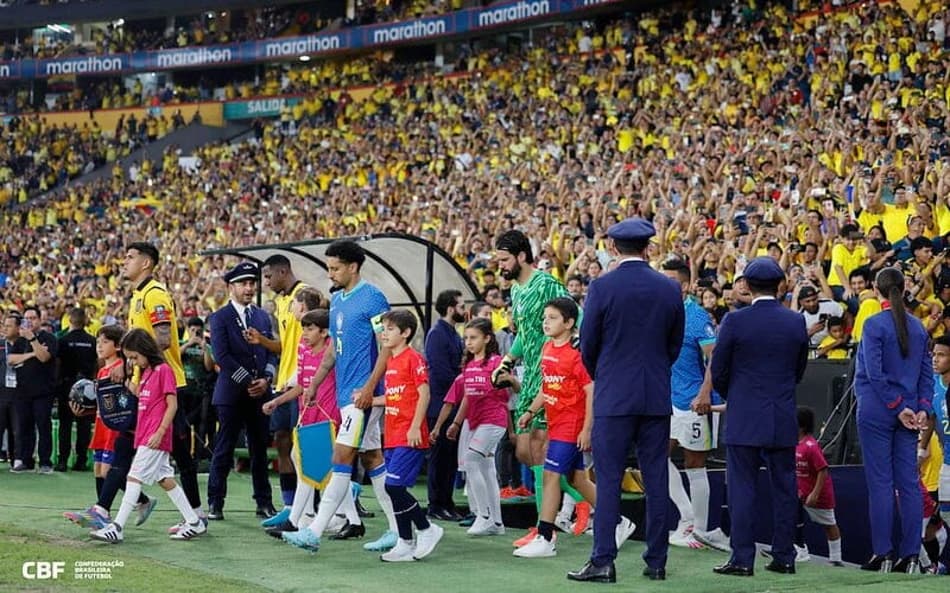 Na estreia de Ancelotti com a Seleção Brasileira, Alisson foi escolhido como o goleiro titular. (Foto: Rafael Ribeiro/ CBF)