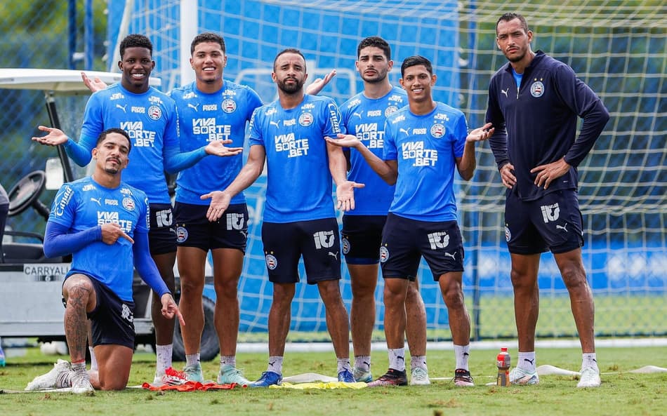 Jogadores do Bahia reunidos em treino na Cidade Tricolor (Foto: Rafael Rodrigues / EC Bahia)