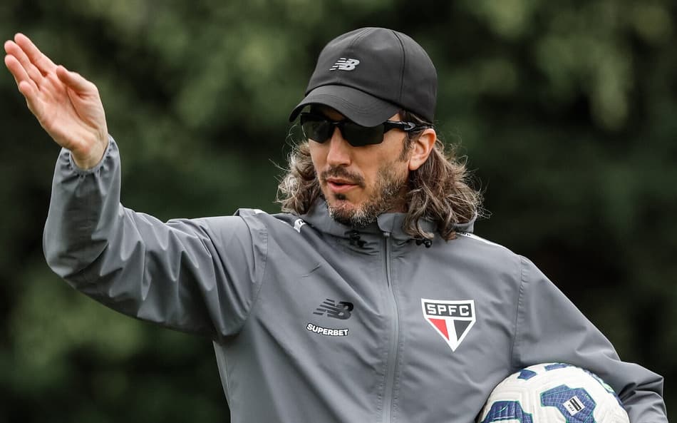 Luis Zubeldía tem problemas para escalar o São Paulo (Foto: Erico Leonan / São Paulo FC)