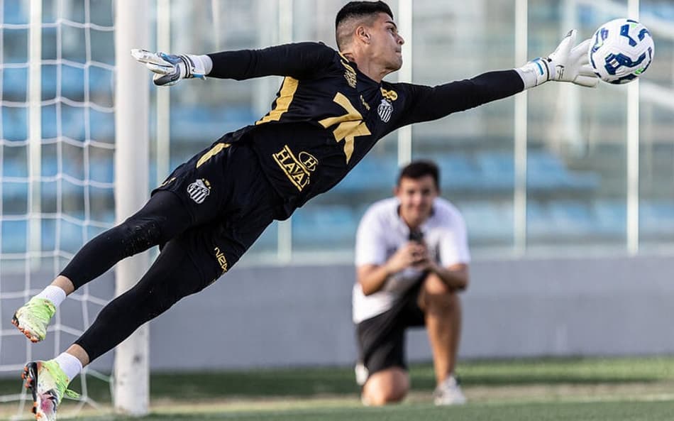 Gabriel Brazão terá como reserva imediato Diógenes. João Paulo é desfalque por problemas pessoais. (Foto: Raul Baretta/ Santos FC)