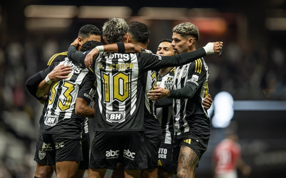 Jogadores do Atlético-MG comemorando gol contra o Internacional (Foto: Pedro Souza / Atlético)