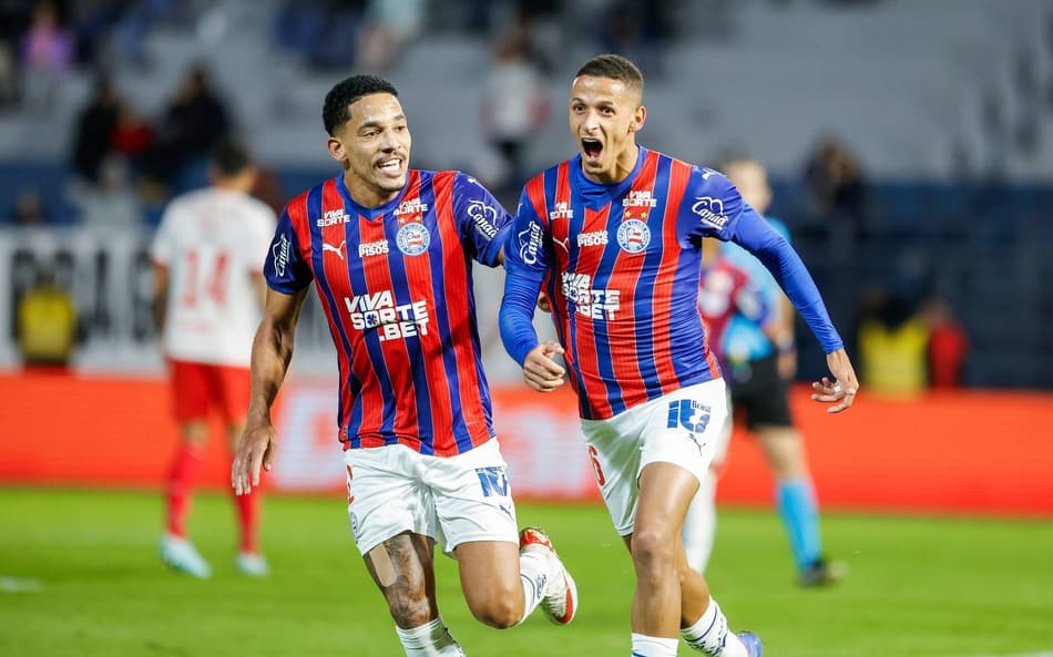 Luciano Juba celebra gol contra o Bragantino (Foto: Rafael Rodrigues / EC Bahia)