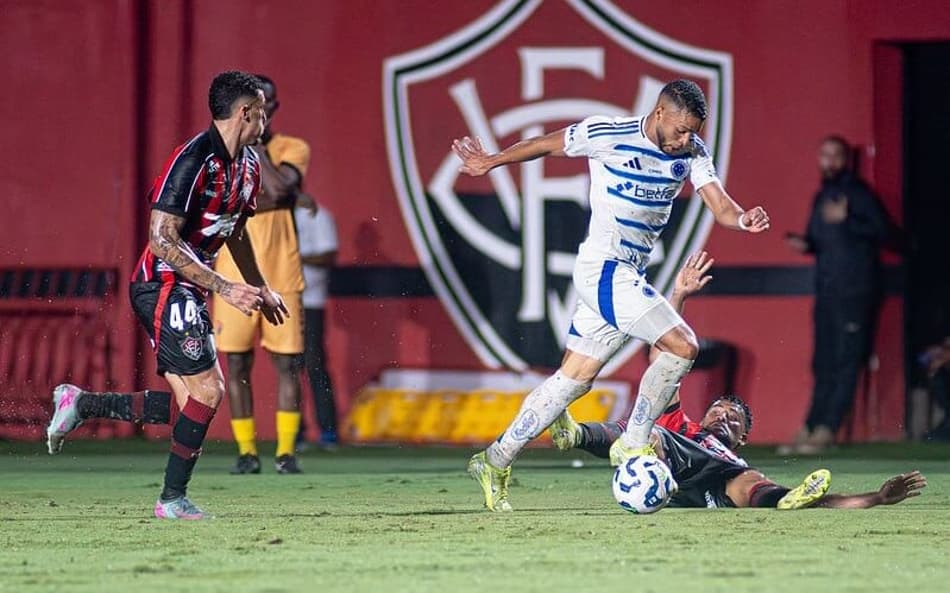 Cruzeiro, de Wanderson, e Vitória empataram sem gols no Barradão (Foto: Celo Gil/Cruzeiro)