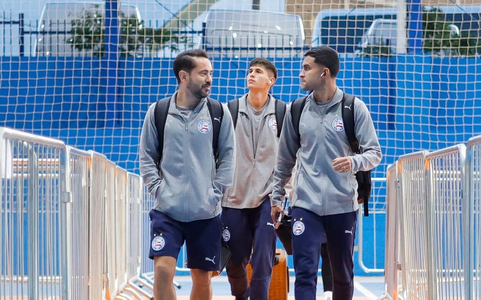 Nestor, Everton Ribeiro e Ramos Mingo antes de jogo do Bahia (Foto: Rafael Rodrigues / EC Bahia)