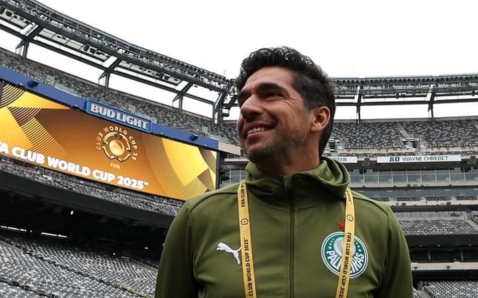 Abel Ferreira é um dos sete pendurados do Palmeiras no Mundial de Clubes da Fifa. (Foto: Cesar Greco/Palmeiras)