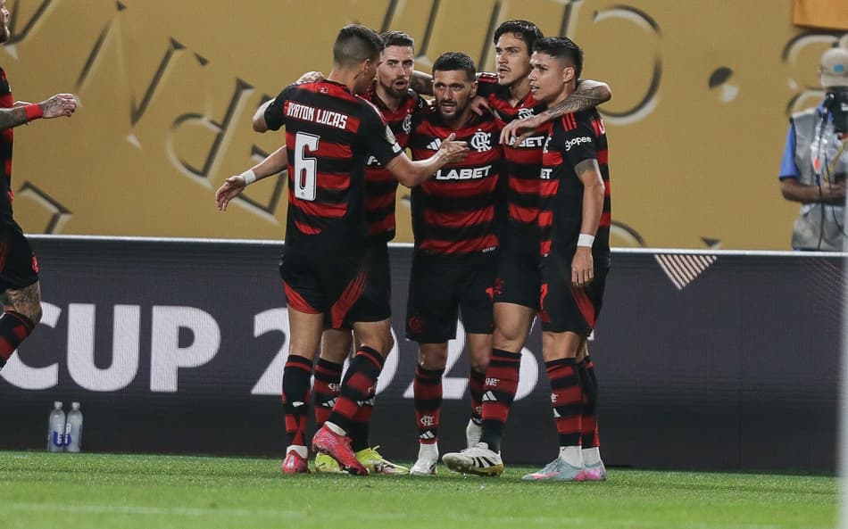 Jogadores do Flamengo comemoram gol no Mundial (Foto: Gilvan de Souza/Flamengo)