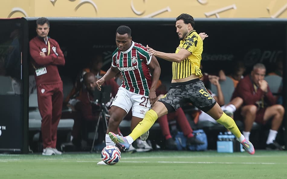 Chance desperdiçada em Fluminense x Borussia Dortmund viraliza: ‘Inacreditável’
