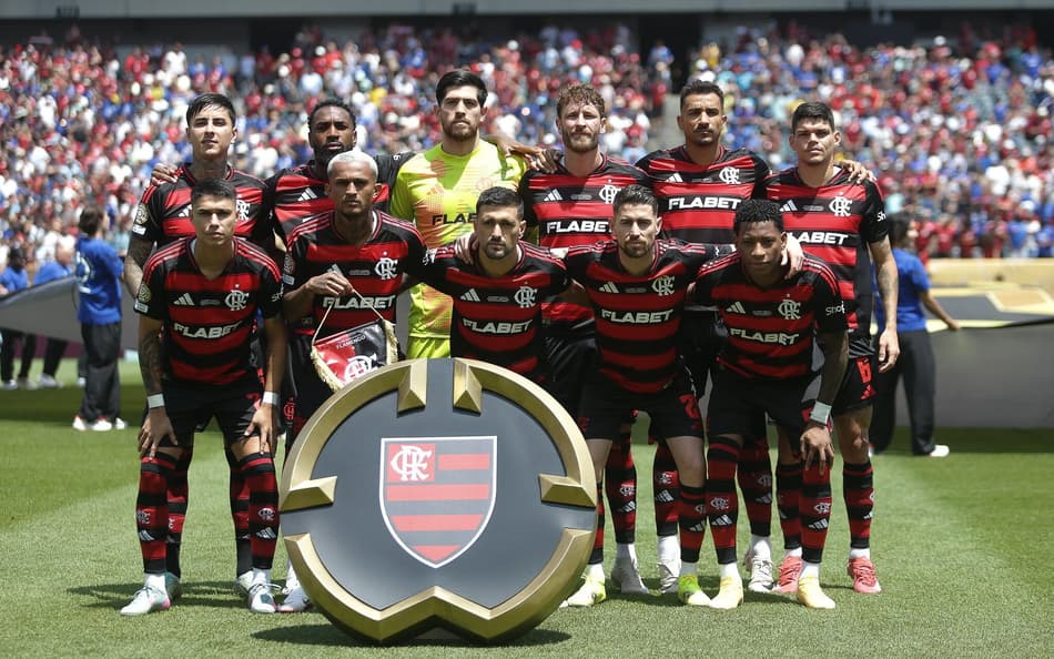 Elenco do Flamengo reunido antes do jogo contra o Chelsea (Foto: Gilvan de Souza/Flamengo)