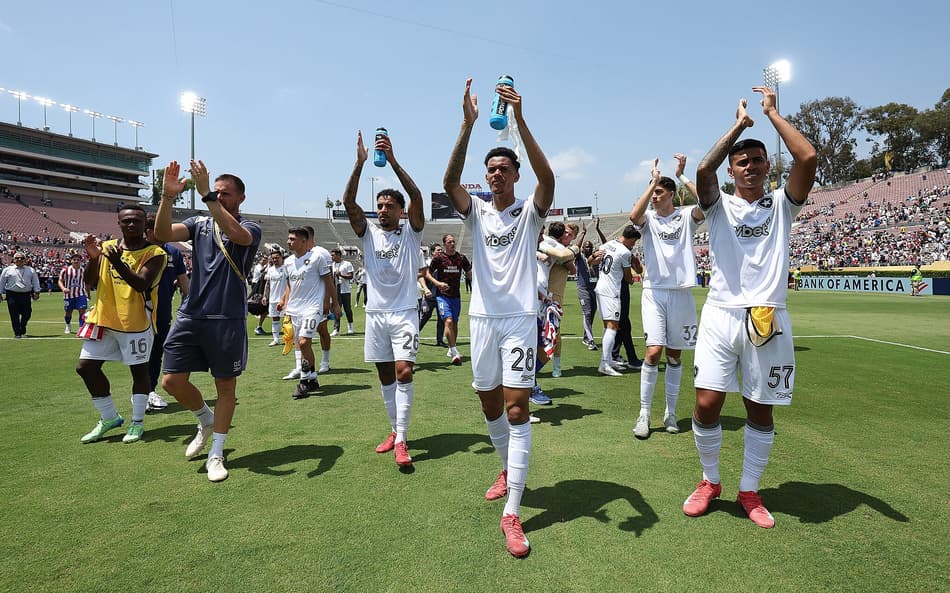 Time do Botafogo comemorando a classificação no Mundial (Foto: Vítor Silva/Botafogo)