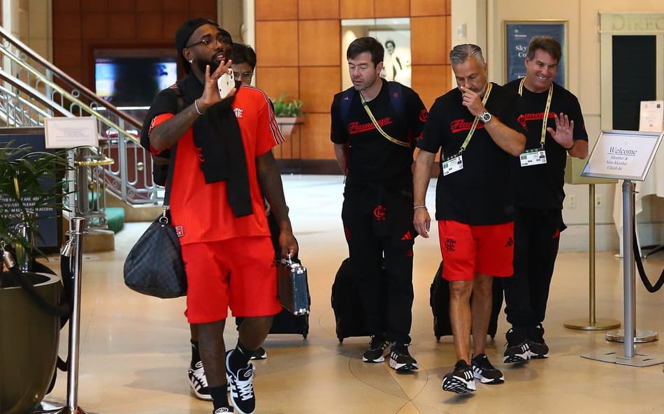 Comediante viraliza ‘perdendo a linha’ com jogadores do Flamengo em pré-jogo