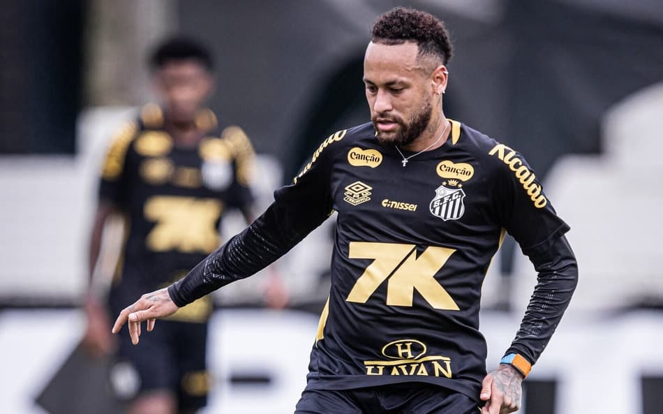 Neymar trabalho no gramado do CT Rei Pelé (Foto: Raul Baretta/ Santos FC)
