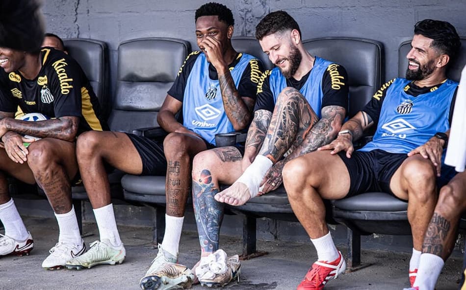 Elenco do Santos se prepara para o Brasileirão no CT Rei Pelé. (Foto: Fotos: Raul Baretta/ Santos FC)