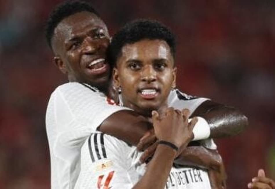 Rodrygo e Vini Jr pelo Real Madrid