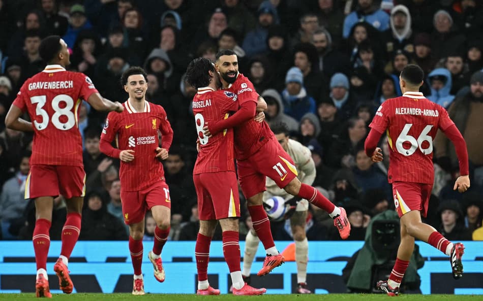 Liverpool tem a chance de ser campeão da Premier League (Foto: Paul Ellis/AFP)