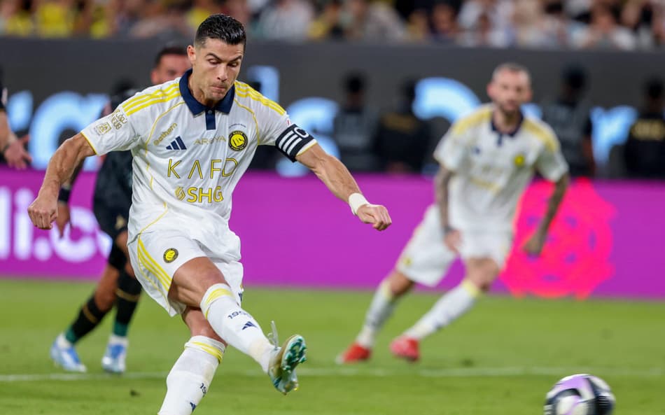 Cristiano Ronaldo pode enfrentar o Real Madrid no Mundial. (Foto: Fayez NURELDINE / AFP)