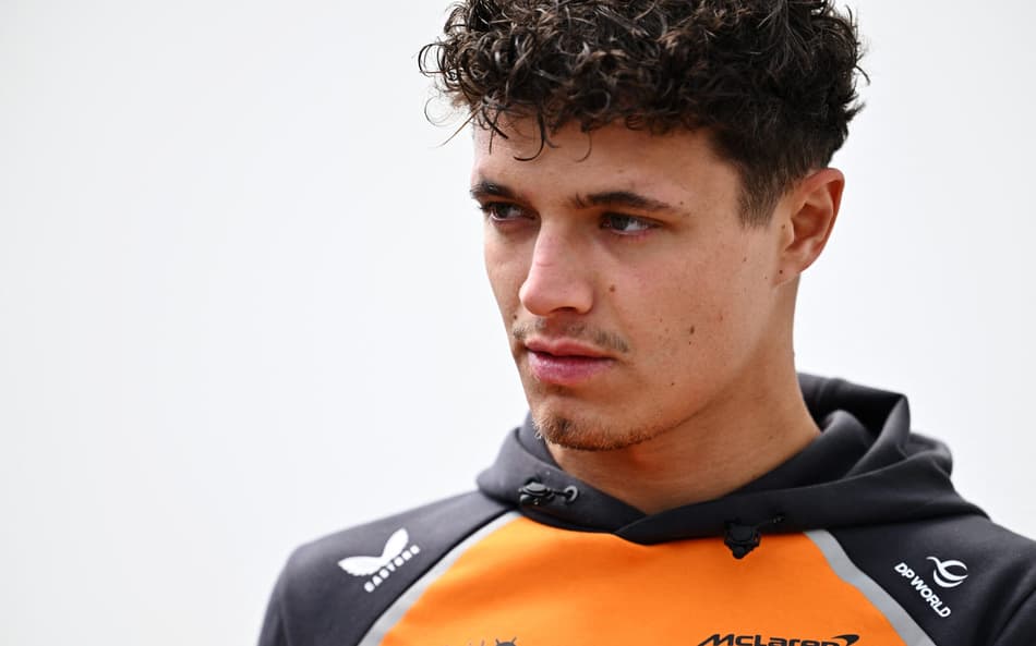 MONTREAL, QUEBEC - JUNE 13: Lando Norris of Great Britain and McLaren arrives in the Paddock prior to practice ahead of the F1 Grand Prix of Canada at Circuit Gilles-Villeneuve on June 13, 2025 in Montreal, Quebec. Minas Panagiotakis/Getty Images/AFP (Photo by Minas Panagiotakis / GETTY IMAGES NORTH AMERICA / Getty Images via AFP)